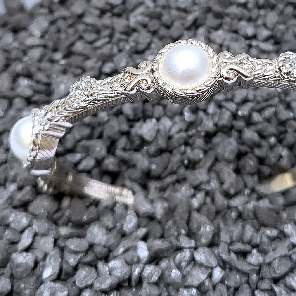 Judith Ripka Pearl Diamonique Hinged Bangle Cuff 925 170$